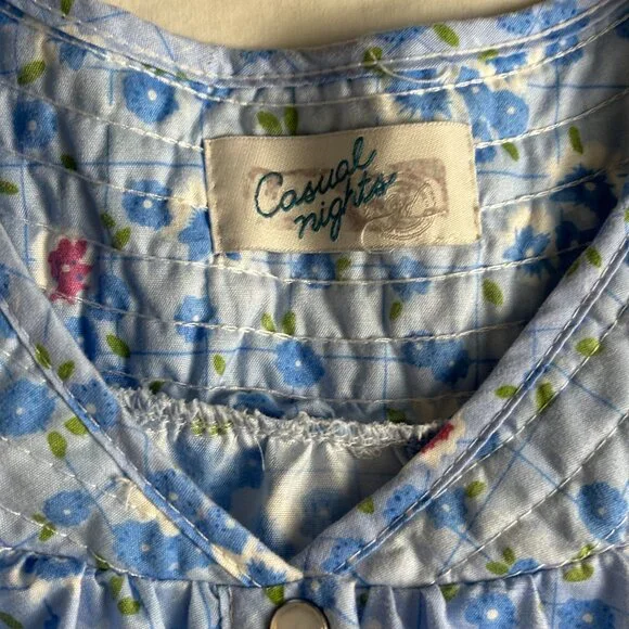 Casual Nights Blue Floral Nightgown Snap Button Front Size Small - Picture 3 of 9